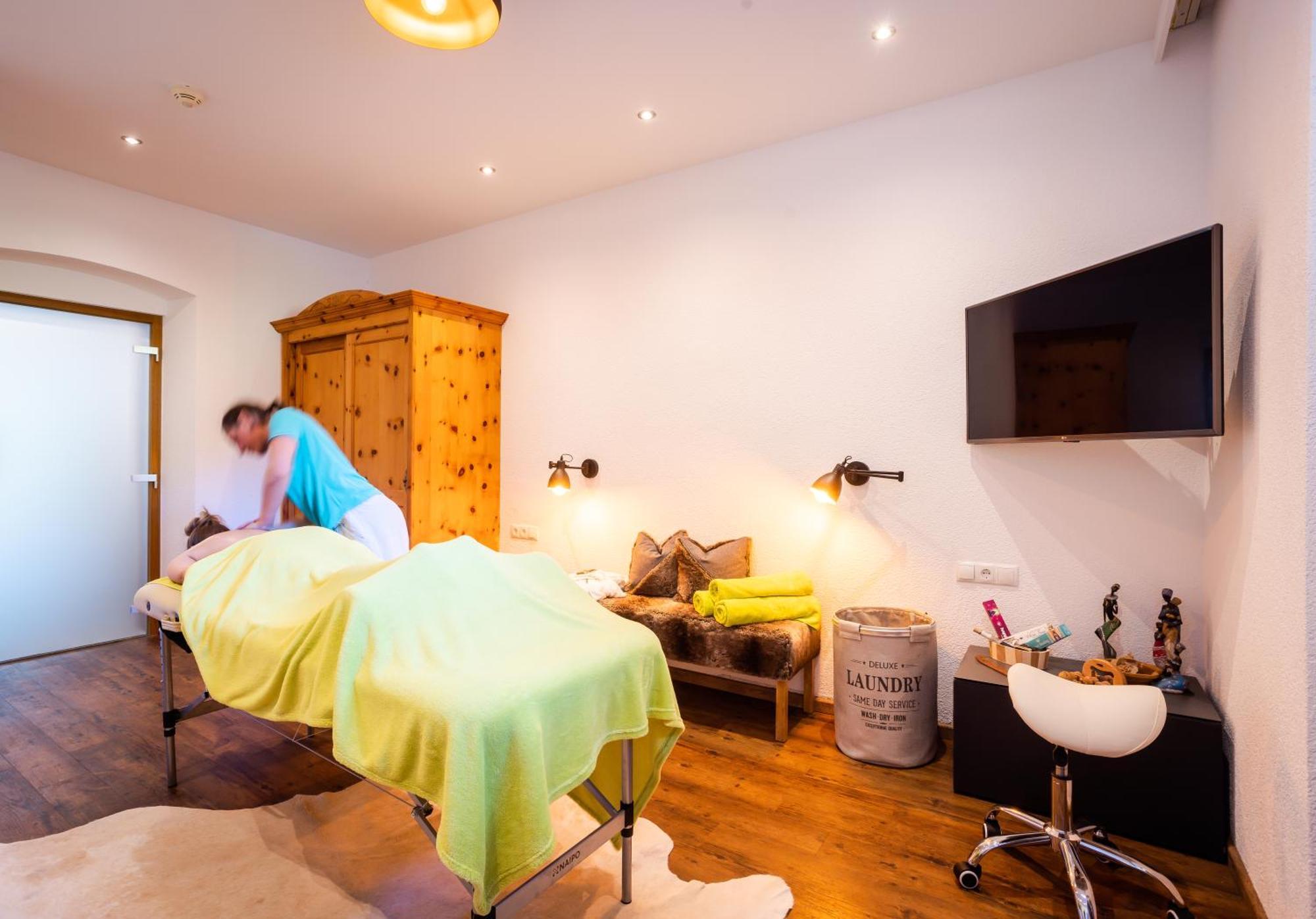 Alpenhotel Tyrol - B&B Konzepthotel - Adults Only ペルティサウ エクステリア 写真